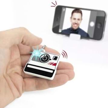 selfie-taking-keyring
